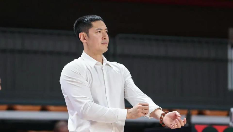 天天盈球足球比分-29分惨败！北控防守倒数+张庆鹏弃用八年老臣，将帅不合摆上台面